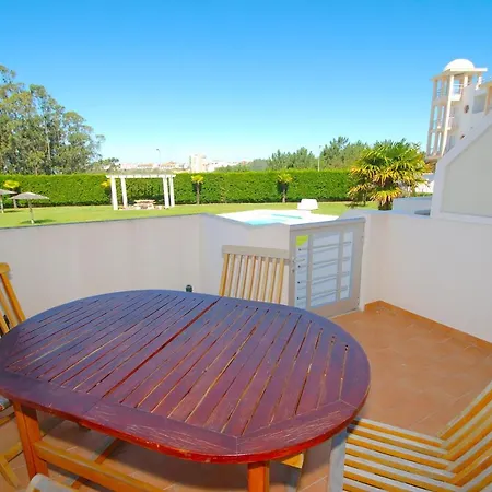 Апартаменты Tide - 3 Bedroom Within Beautiful Complex Назаре