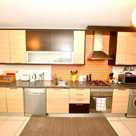 Tide - 3 Bedroom Within Beautiful Complex Апартаменты